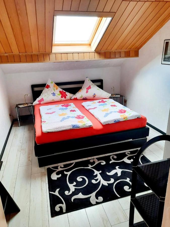 Haus Heidrun Apartment Dolgesheim Екстериор снимка
